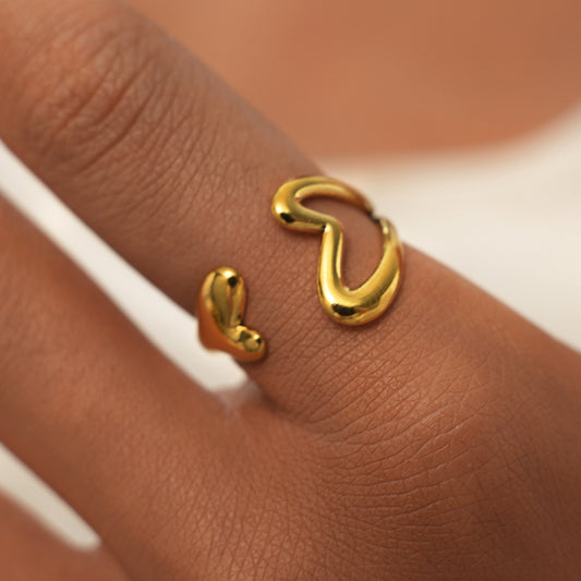 Hugging Heart Ring I Gold